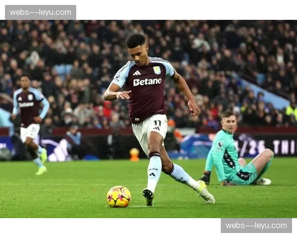 维拉前锋沃特金斯状态火热 埃梅里锋线轮换余地充足